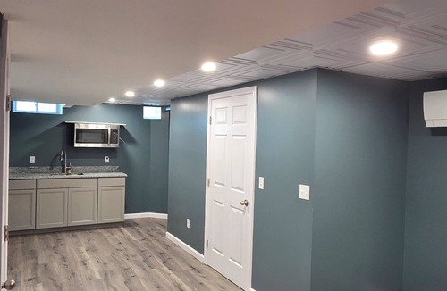 Westminster Apartment | Modern Private Apartment 5 Min to Wachusett & Other Attractions Kitchenette