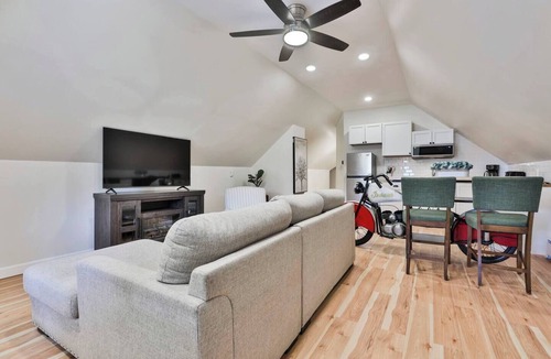 North Andover Apartment | Modern Private Near Downtown & Hgwy