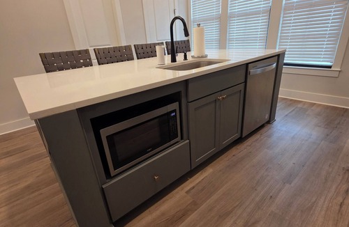 Hapeville House | Modern Spacious 3-bedroom townhome in tranquil Hapeville w/2 car Garage