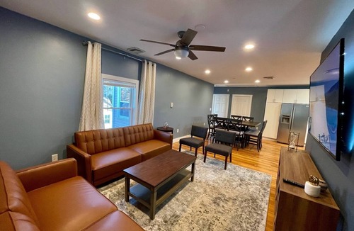 East Somerville House | MODERN Spacious 4bed 2bath HARVARD MIT BOS Cambridge Somerville walk everywhere!
