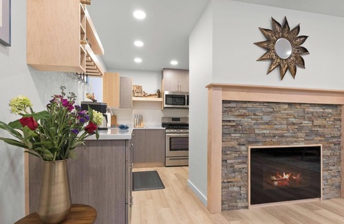 South Addition House | Modern, Spotless Anchorage Retreat Walkable, Quiet, and Perfect for Families