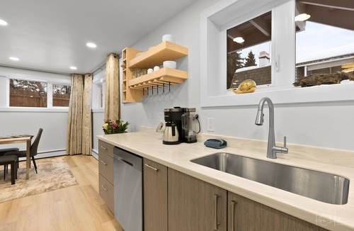 South Addition House | Modern, Spotless Anchorage Retreat Walkable, Quiet, and Perfect for Families