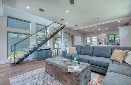 Southtown House | Modern Upscale Home in the Heart of Lavaca