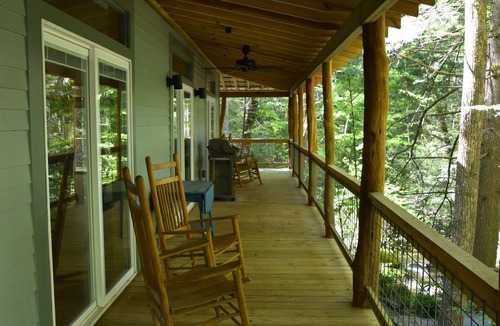 Skyland Cottage | Moonshadow's Mountain-Peaceful, Waterfall, Bubbling Creek near hiking trails