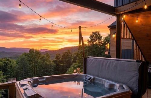 Saluda House | Mountain Moonlight at Saluda Mountain Retreats