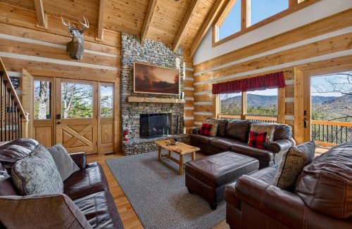 Townsend House | Mountain Top Getaway Hot Tub Grill Games Pool