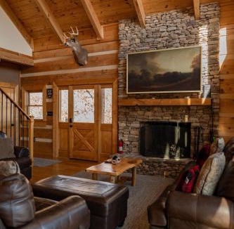Townsend House | Mountain Top Getaway Hot Tub Grill Games Pool