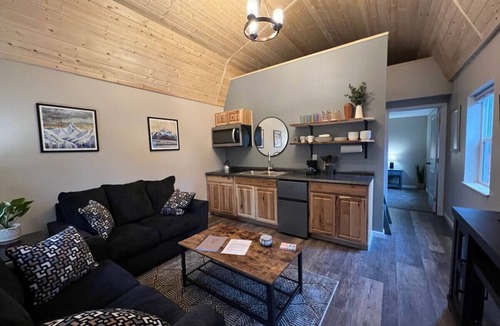Questa Woods Cabin | Mt. Marathon Cozy cabin 3 of 3 brand new build