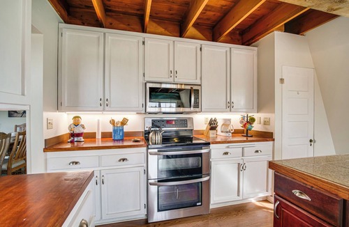 Lakeview House | Mtn & Golf Course View: Oregon Outback Getaway!