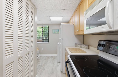 Folly Field House | Multi Level, Island Club, Oceanfront Complex, Great Amenities, Lagoon View, Balcony, Pool, Tennis