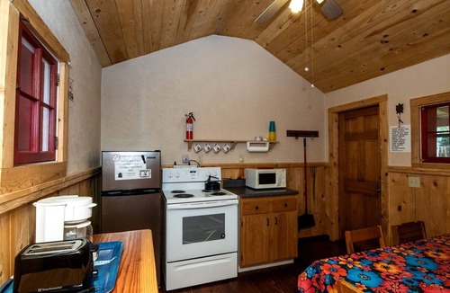 Pecos Cabin | Nature's Oasis: Riverside Glamping Getaway in the Heart of New Mexico