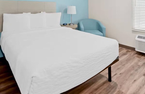 Greenville Hotel | Near Roper Mountain Science Center & Attraction! Pets Are Welcome, Free Parking!