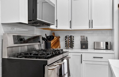 Mid-Cambridge House | NEW 4BR Harvard Square Loft with Game Room, Near Harvard & MIT plus FREE Parking