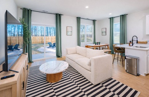Boiling Springs House | NEW Family& Pet Friendly, 65" TV, Fire Pit, WD