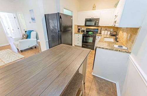 Vaught Condo | NEW Large 2BR - Savannah Shores - Pool-Pickleball