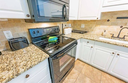 Vaught Condo | NEW Large 2BR - Savannah Shores - Pool-Pickleball