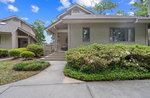 Dataw Island Villa | Newly Listed Bluff Villa with Creek and Golf Course Views