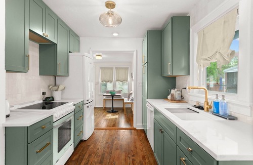 North Kansas City House | Newly Renovated - Sleeps 6 - 5 min to downtown KC