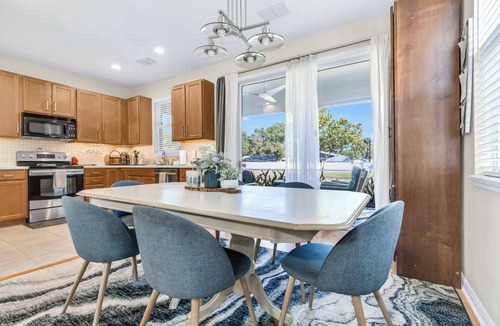 Fruitville House | Next to Nathan Benderson Park Sarasota, family sized home!