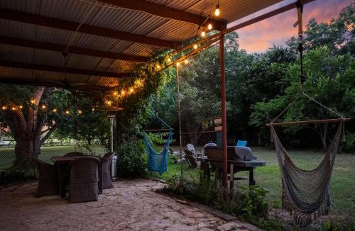 Prairie Lea House | Nut House Countryside Pecan Farm 14 ac San Marcos