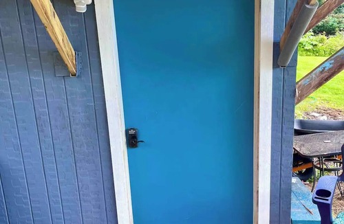 Kachemak House | Ocean and Mountain views, 10 minutes to the Spit