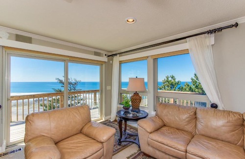 Nelscott House | Ocean Escape