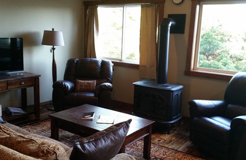 Ketchikan Cottage | Ocean Front 100% Smoke-Free Read Our Reviews! Near Clover Pass and Knudson Cove