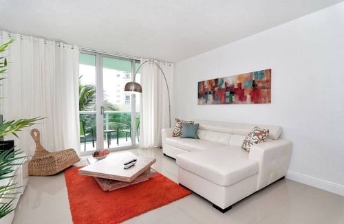 Hollywood South Central Beach Condo | Ocean front condo on Hollywood Beach ! 1 bedroom/3rd floor