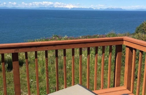 Anchor Point Cabin | Ocean-view Cabins on the Anchor Point Bluff
