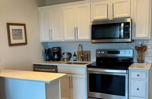 Folly Field Condo | Ocean View, Pool, Tennis, Pickleball, Seasonal Music