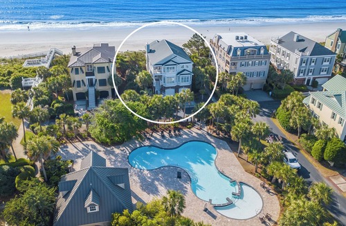 Litchfield by the Sea House | Oceanfront Home with pool access located in Charlestowne Grant community in Litchfield By the Sea.