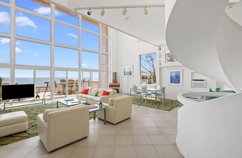 Croatan Beach House | Oceanfront Miami Vice House - Sleeps 12 - Croatan Beach