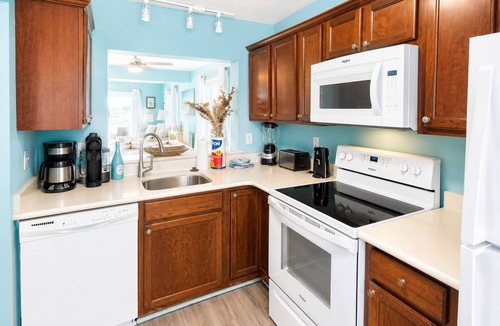 Oceanmarsh Subdivision Condo | Oceanfront Corner Condo , 3 Pools , Pickleball , Tennis, Harbor Island Paradise