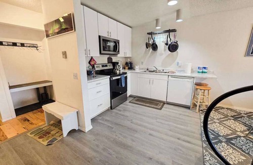 Alyeska Condo | Olympic Loop 405S | Ski-In/Ski-Out Condo | Fireplace & Balcony