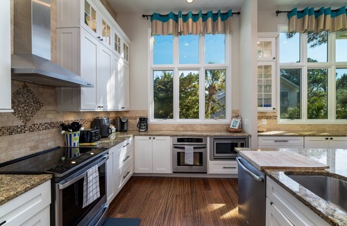 Seabrook Island House | Open Floor Plan! Walk to Beach, Amenity access included! Sleeps 10!