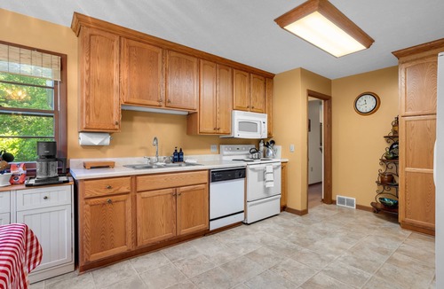 Flat Rock House | Orchard Ridge Retreat