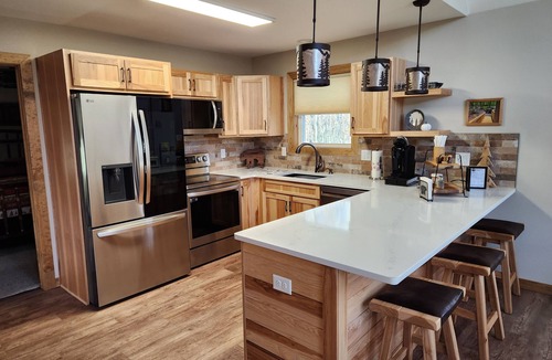 Jim Thorpe Ski Chalet | OUTSTANDING MOUNTAIN RETREAT IN EXCLUSIVE LAKE COMMUNITY IN JIM THORPE