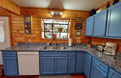 Townsend Ski Chalet | Owl’s Hoot Chalet – 3 mi from Great Smoky Mtns - ask about Aug-Sept discounts!