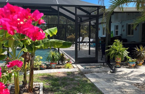 South Venice House | Palms and Pineapples- Tranquil Pool Home near Manasota Key and S Venice Beaches