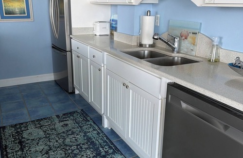 Bethany Beach Condo | Panoramic Oceanfront. Beautiful Five Star. The get-away for any season.