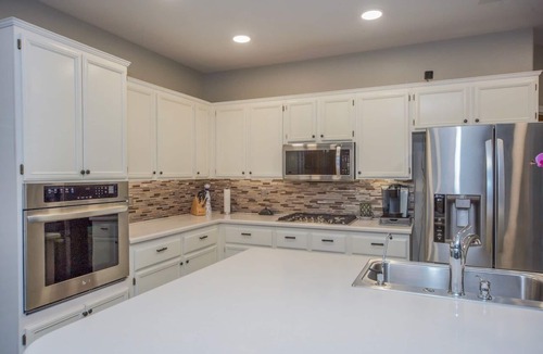 Seven Hills House | 🌴🏊‍♂️🌞⛳Paradise off the strip, 4BR+Big Loft+Fun Backyard