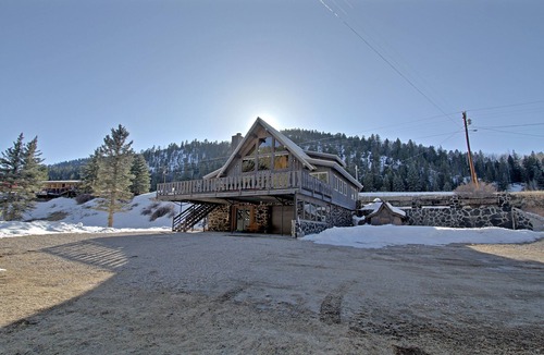 Taos Ski Valley Cabin | "Peace Like a River" mountain cabin on river - Red River, NM. Hot tub optional.