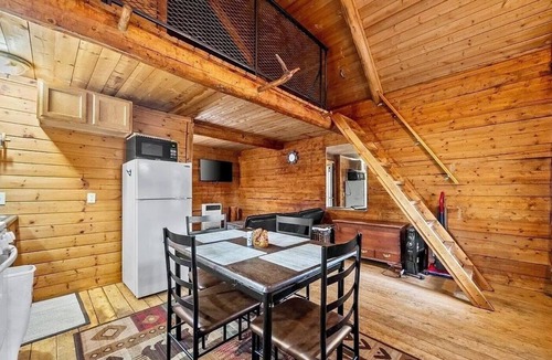 Meadow Lakes Cabin | Peaceful 1-bedroom cabin in lovely Wasilla perfect for relaxing getaway