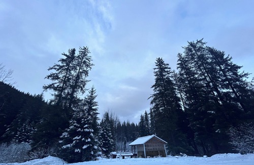 Bear Creek House | Peaceful 2 Bedroom 2 Bath Bear Creek Family Retreat with River Views. Sleeps 8.