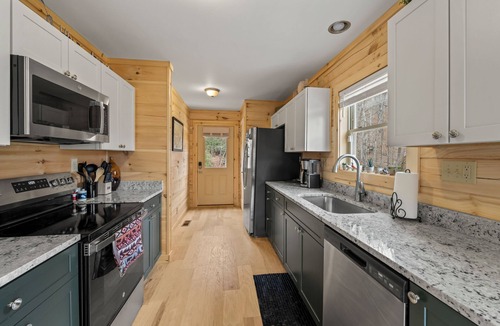 Lake Lure Cabin | Peaceful 2-bedroom cabin with AC in charming Lake Lure