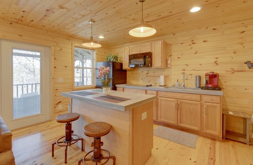Ware Shoals House | Peaceful staycation River Lodge and 2 cabins