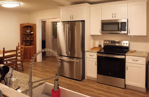Berea House | Peaceful Vintage Home close to Furman, Downtown, Swamp Rabbit & Traveler's Rest