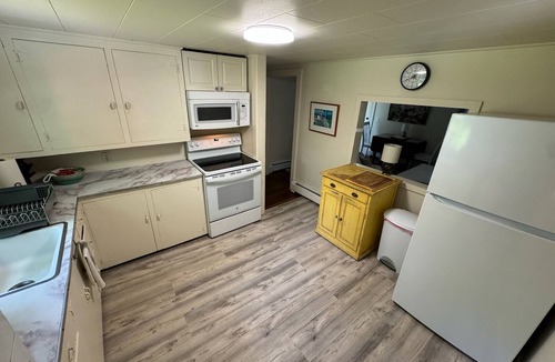 York Harbor House | Peaceful York Beach Cottage: Private Cul-de-Sac, Nature Views, Minutes to Shore