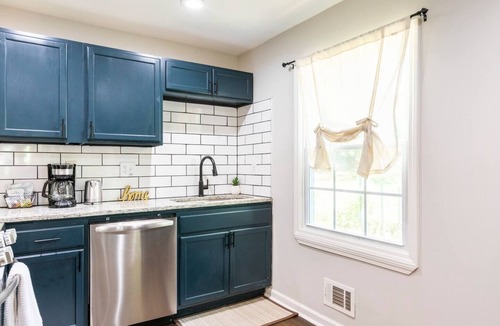 Jefferson Park House | Perfect 9 Beds Family Haven in ATL-Large Groups Welcomed.Near FIFA Stadium