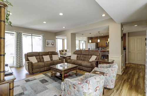 Sea Pines Villa | Pet Friendly 4 bedroom/4 bathroom townhouse in Sea Pines, multi-family rental